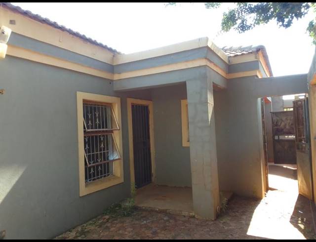 8 BEDROOM HOUSE FOR SALE IN MAPLETON